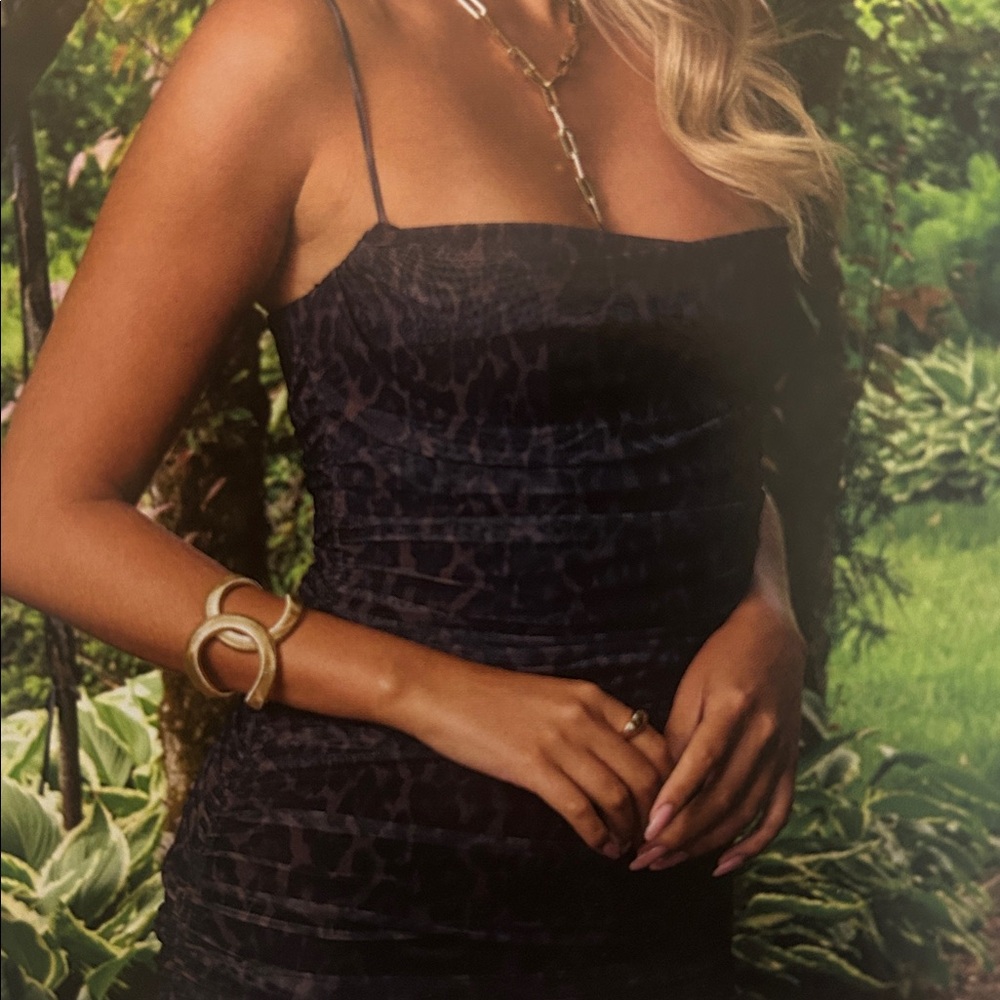 Gold Interlocking Cuff Bracelet - Picture 7 of 7